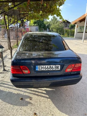 Mercedes-Benz 220, снимка 1
