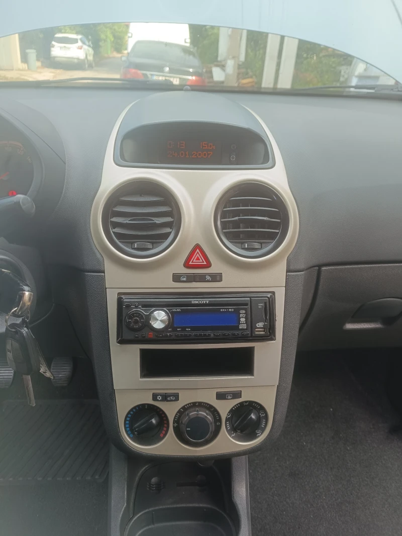 Opel Corsa, снимка 8 - Автомобили и джипове - 47327661