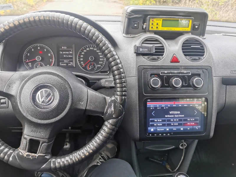 VW Caddy, снимка 4 - Автомобили и джипове - 47562496