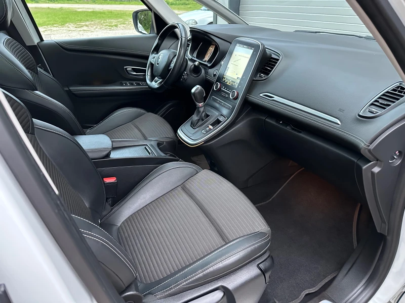 Renault Scenic АВТОМАТ ПАНОРАМА LED KEYLESS NAVI FULL, снимка 10 - Автомобили и джипове - 49995993