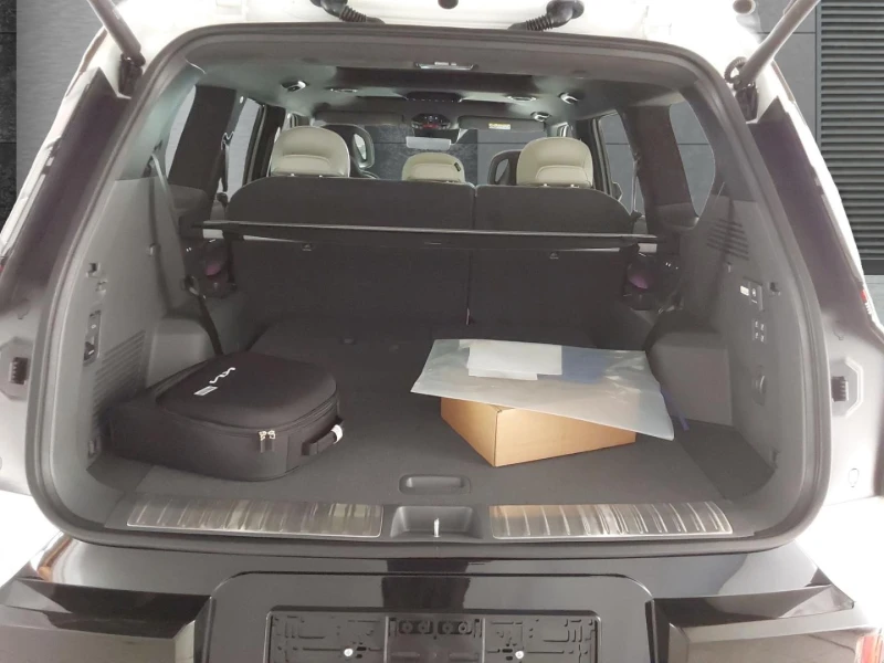 Kia EV9 GT-LINE AWD MATRIX PANO MERIDIAN HEAD UP 7-МЕСТА, снимка 15 - Автомобили и джипове - 51509106