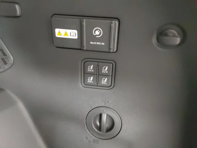 Kia EV9 GT-LINE AWD MATRIX PANO MERIDIAN HEAD UP 7-МЕСТА, снимка 16 - Автомобили и джипове - 51509106