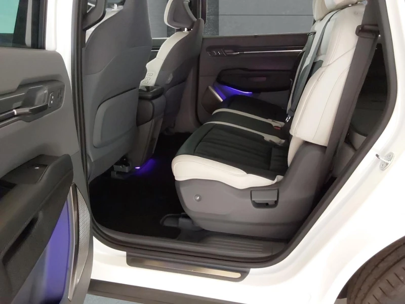 Kia EV9 GT-LINE AWD MATRIX PANO MERIDIAN HEAD UP 7-МЕСТА, снимка 13 - Автомобили и джипове - 51509106