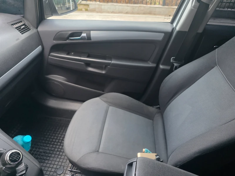 Opel Zafira 1.9 cdti, снимка 13 - Автомобили и джипове - 53457842