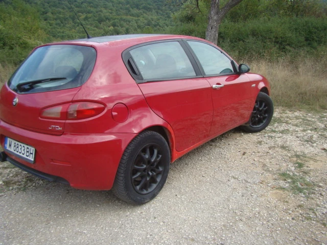 Alfa Romeo 147, снимка 3 - Автомобили и джипове - 49289138