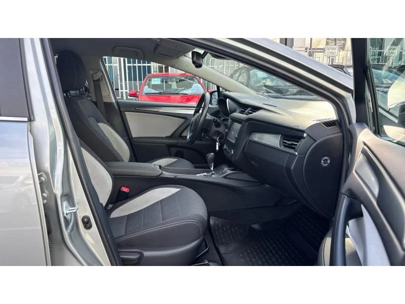 Toyota Avensis TS 1.8P EXECUTIVE, снимка 6 - Автомобили и джипове - 53615859