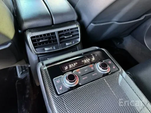 Audi S8 PLUS ЛИЗИНГ, снимка 10 - Автомобили и джипове - 56328120