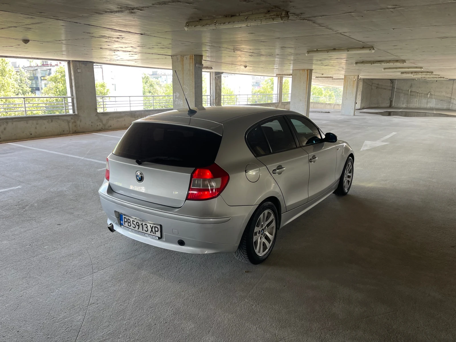 BMW 116 i ГАЗ КЛИМАТИК 4ВРАТИ РЕГИСТРИРАНА И ОБСЛУЖЕНА ТОП - изображение 4