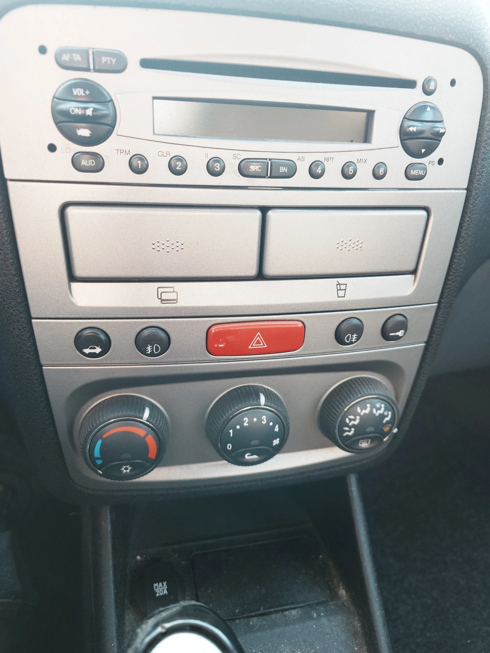 Alfa Romeo 147  - изображение 8
