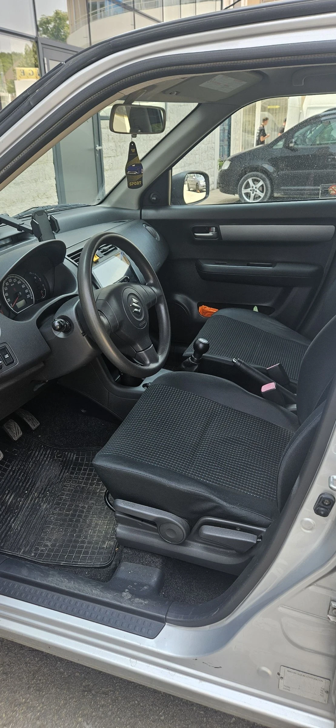 Suzuki Swift  - изображение 6
