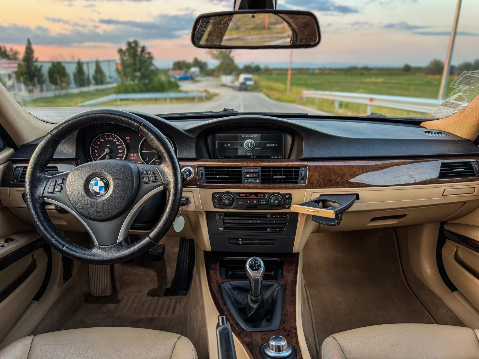 BMW 320 D Premiere 163к.с. - изображение 9