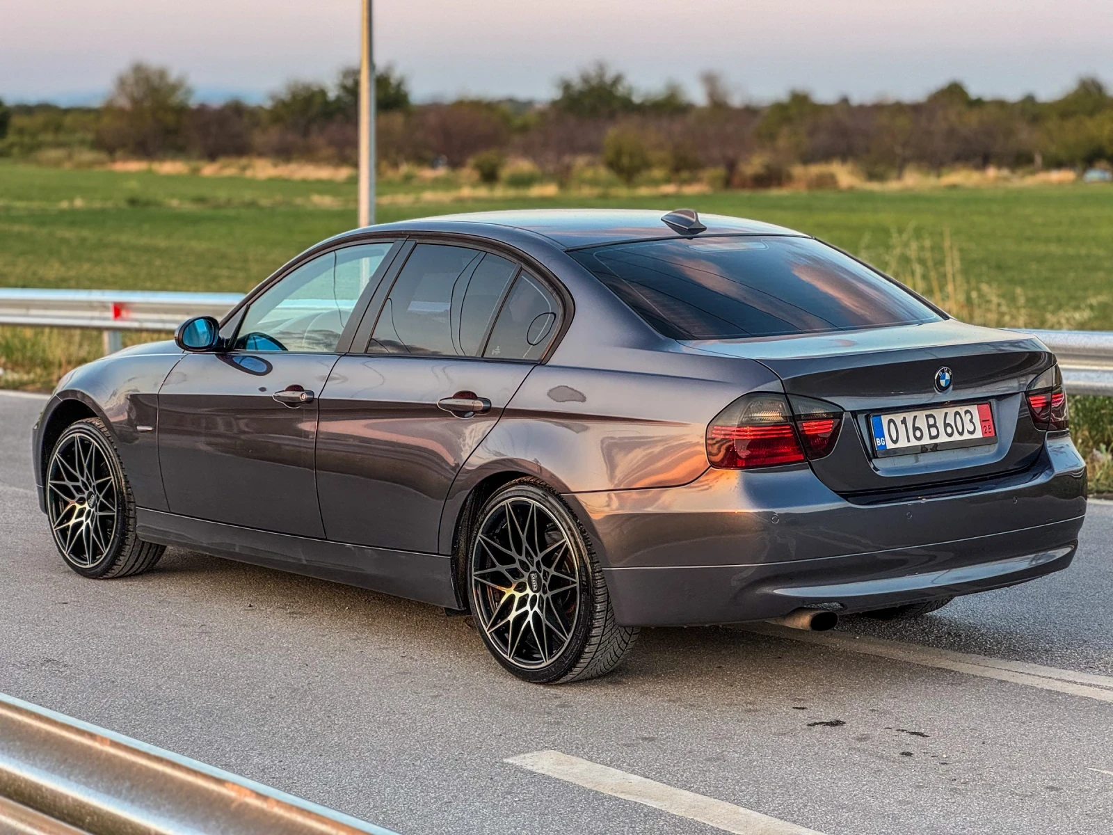 BMW 320 D Premiere 163к.с. - изображение 5