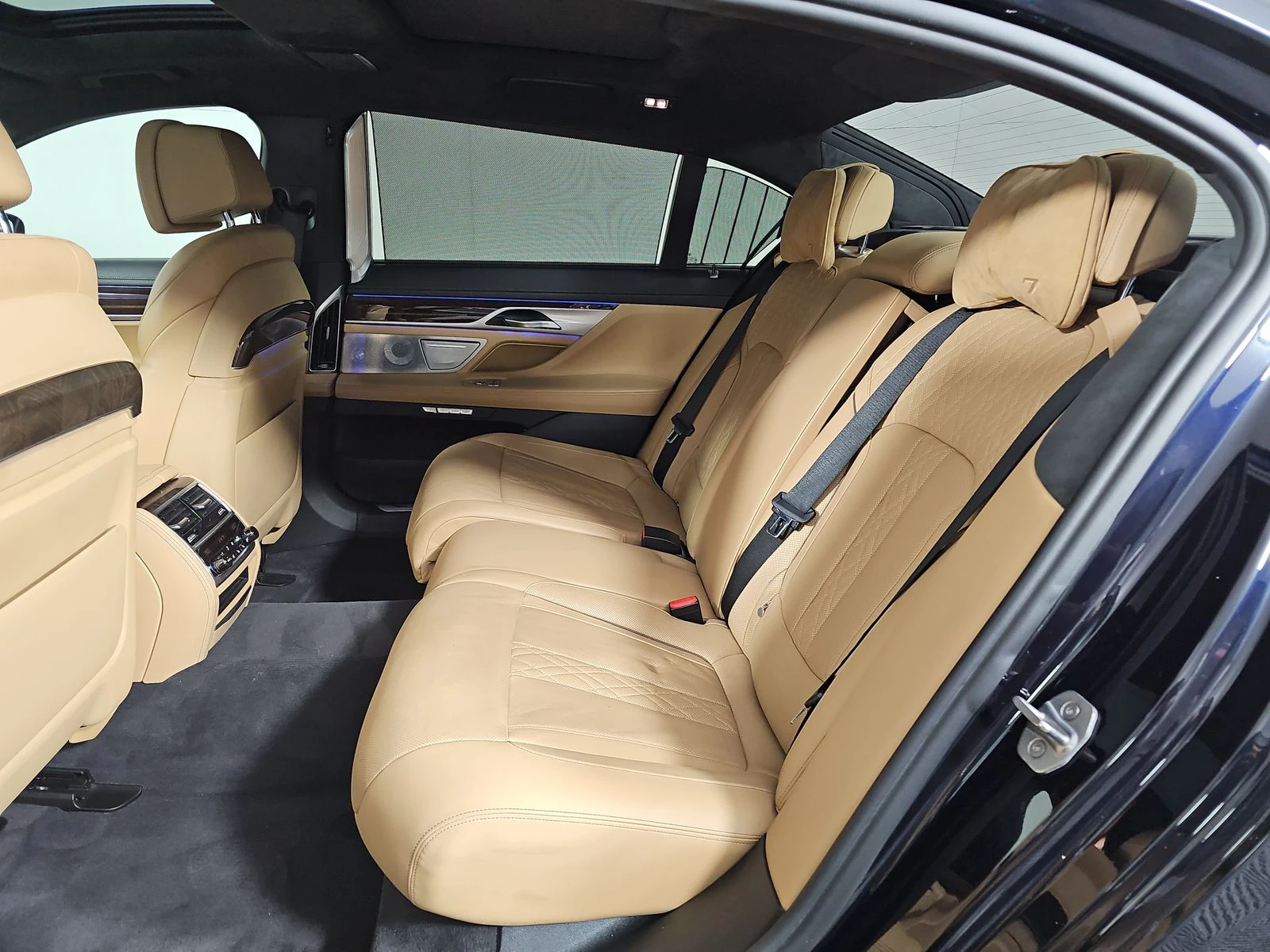 BMW 750 M PACK* BOWERS & WILKINS* 360OBDUH* MASSAGES* 360V | Mobile.bg — изображение 11