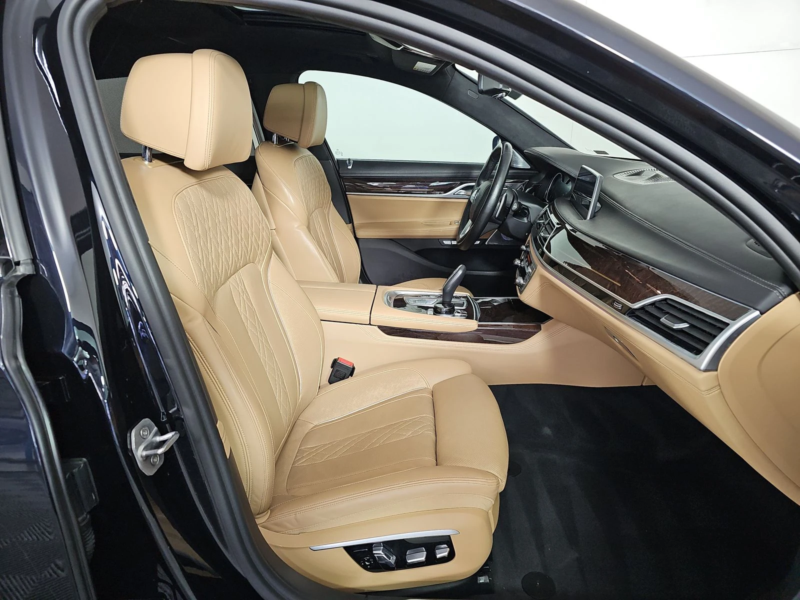 BMW 750 M PACK* BOWERS & WILKINS* 360OBDUH* MASSAGES* 360V | Mobile.bg — изображение 13