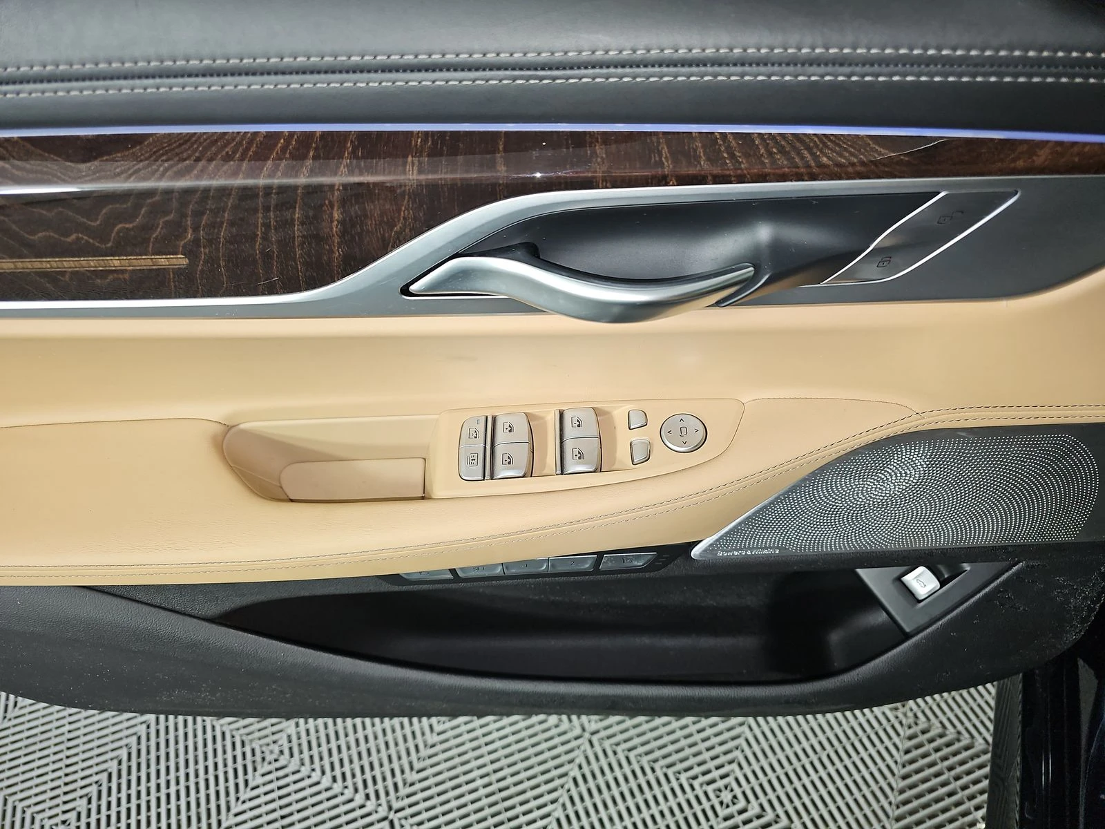 BMW 750 M PACK* BOWERS & WILKINS* 360OBDUH* MASSAGES* 360V | Mobile.bg — изображение 10