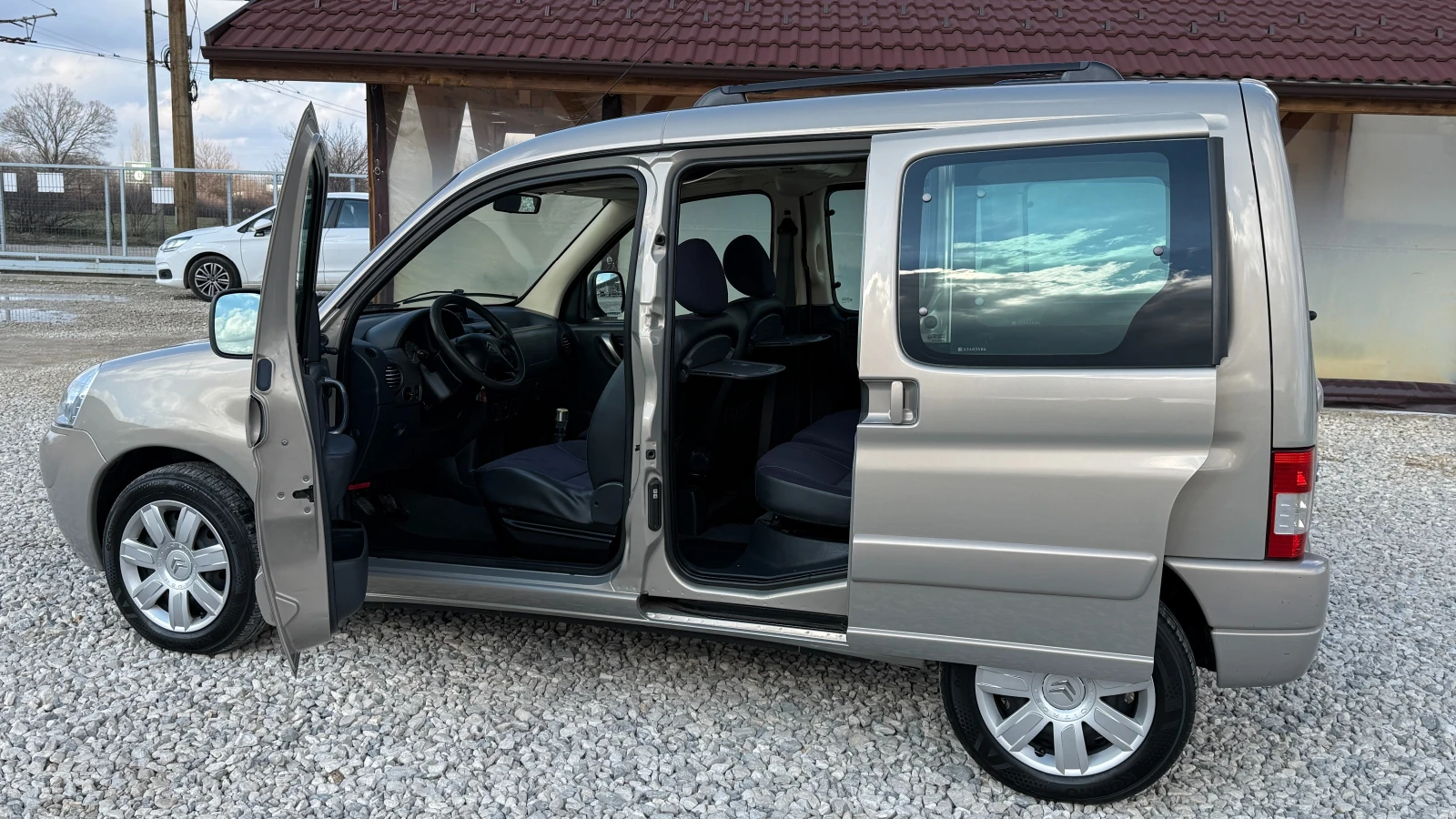 Citroen Berlingo 1.6HDI/90кс/Мultispace/НОВ ВНОС ОТ ИТАЛИЯ - изображение 8