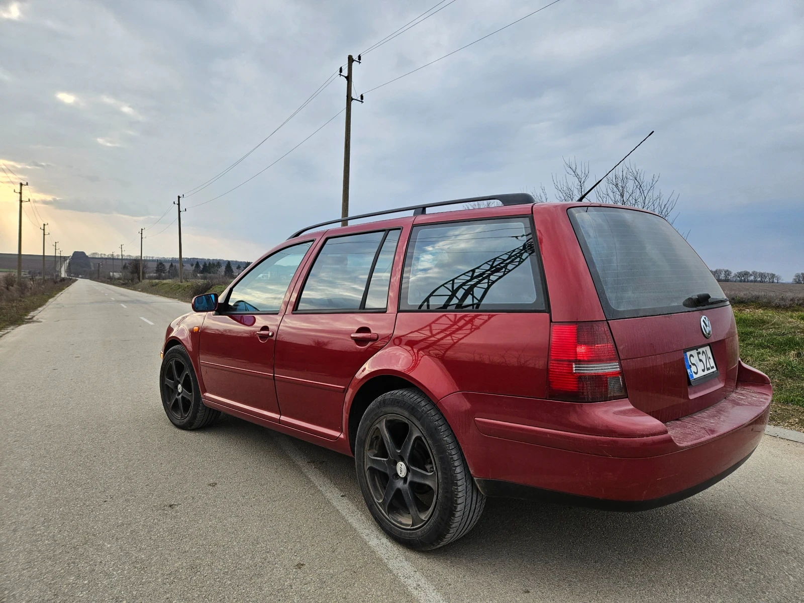 VW Jetta Комби, снимка 5 - Автомобили и джипове - 53864798