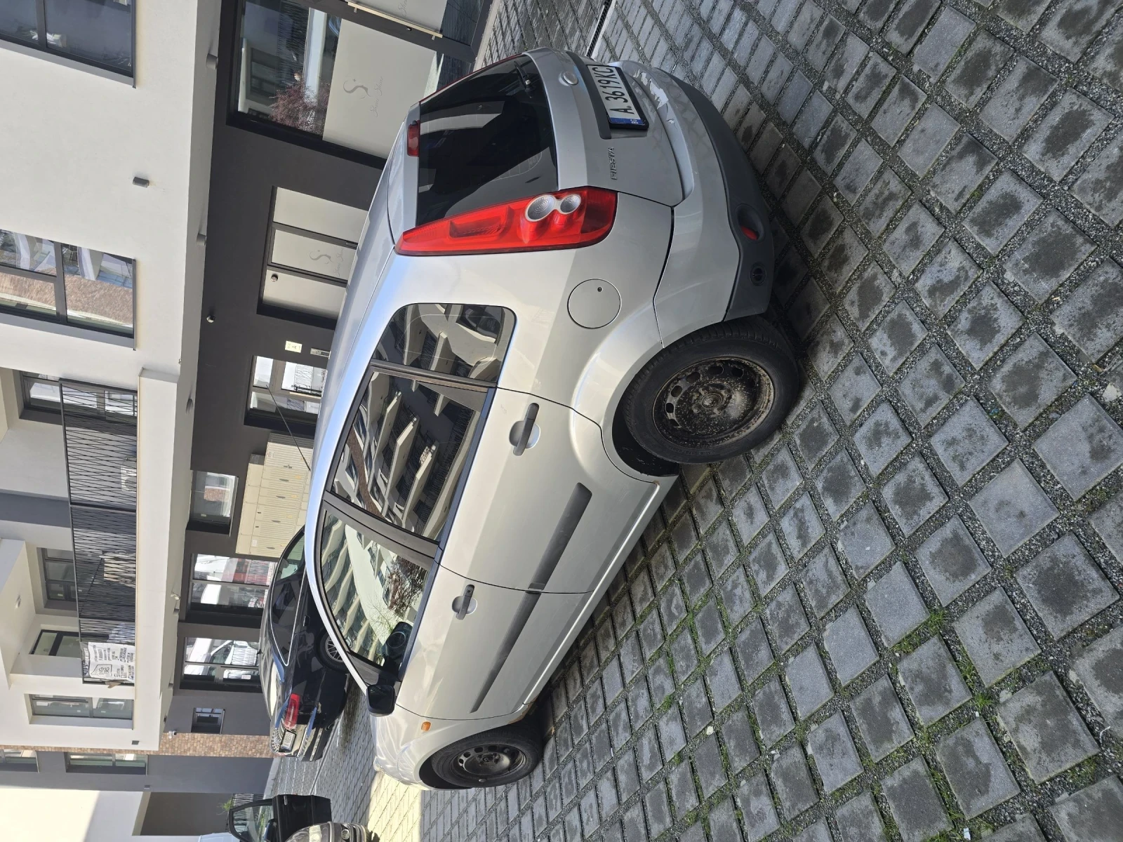 Ford Fiesta 1.2 Газ, снимка 6 - Автомобили и джипове - 54479055