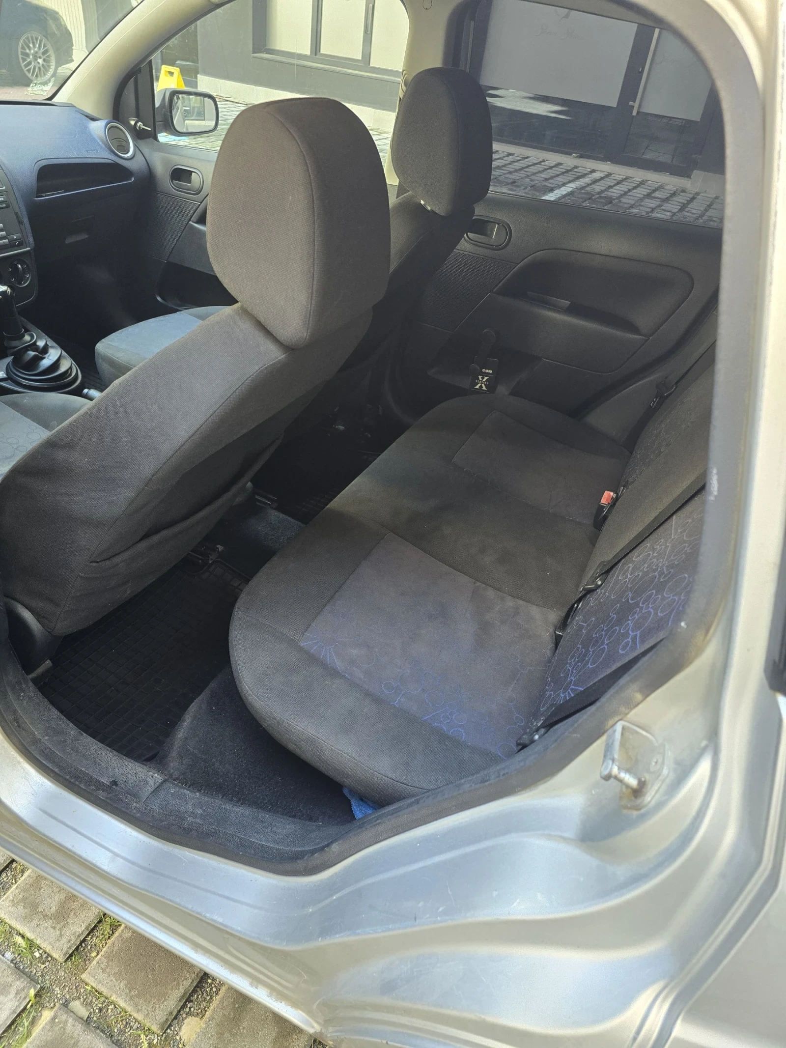 Ford Fiesta 1.2 Газ, снимка 7 - Автомобили и джипове - 54479055