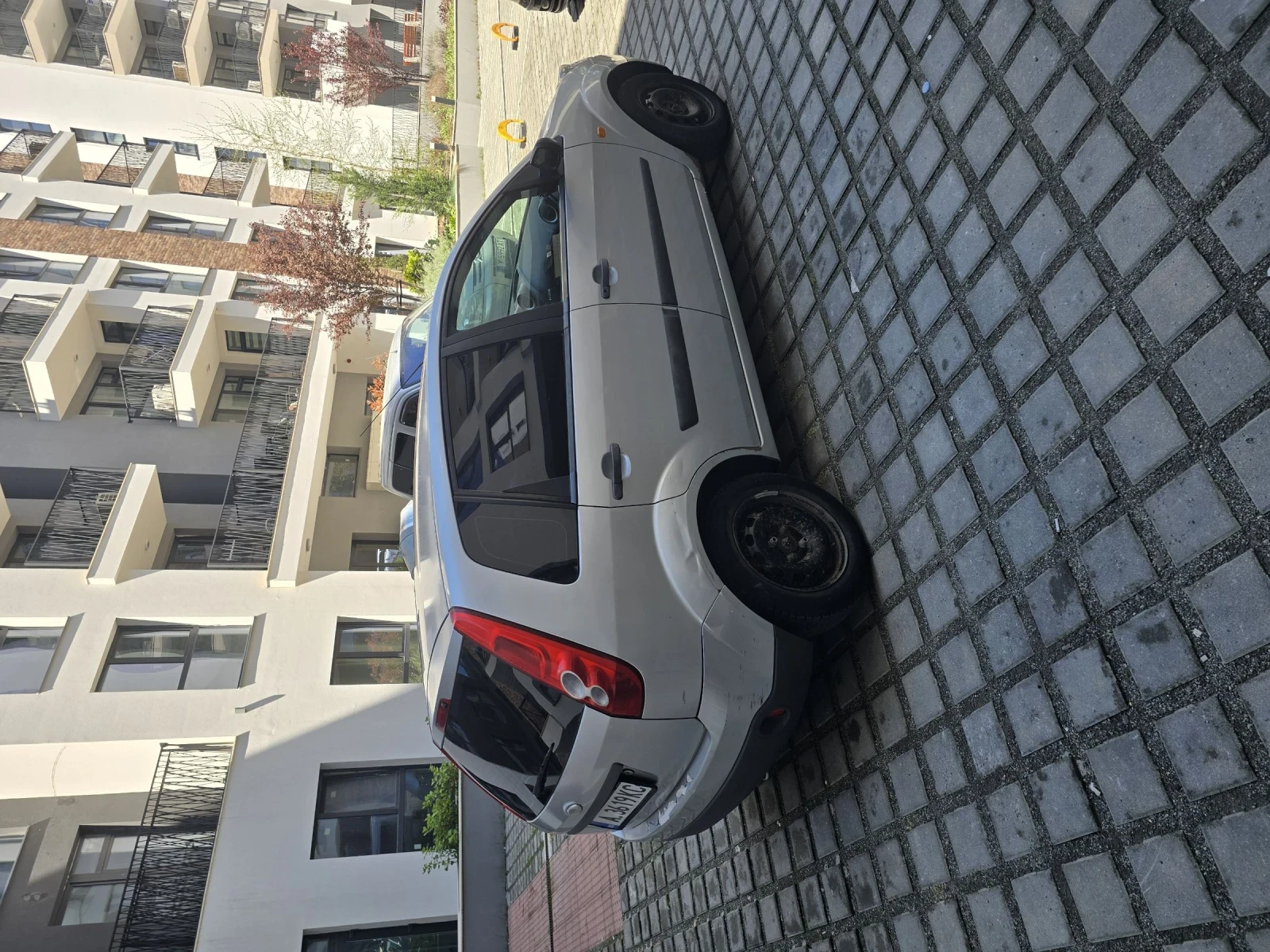 Ford Fiesta 1.2 Газ, снимка 4 - Автомобили и джипове - 54479055