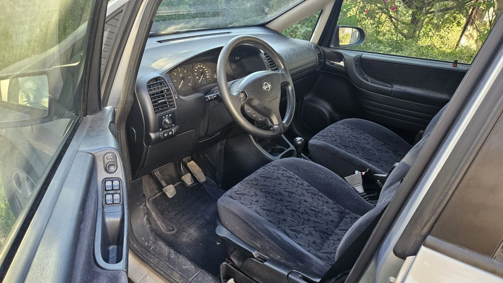 Opel Zafira, снимка 7 - Автомобили и джипове - 54825059