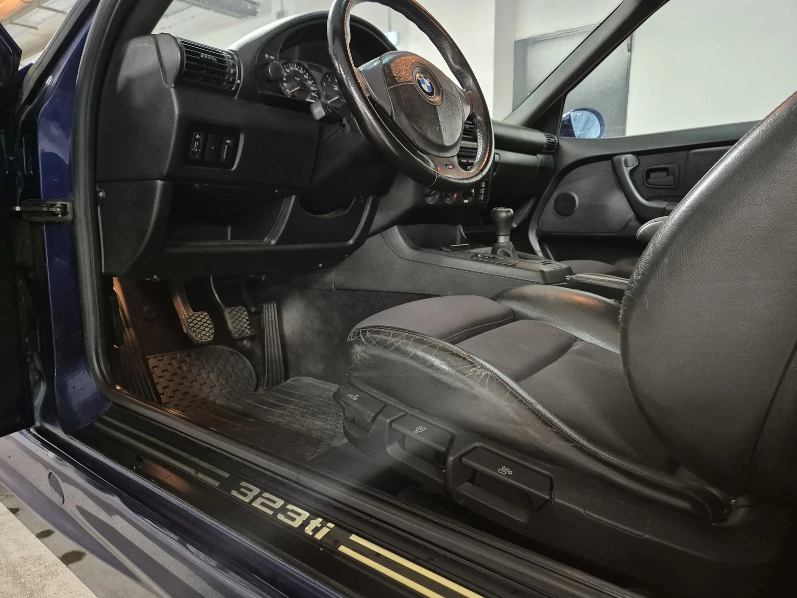 BMW 323 M Pack, снимка 12 - Автомобили и джипове - 55075457
