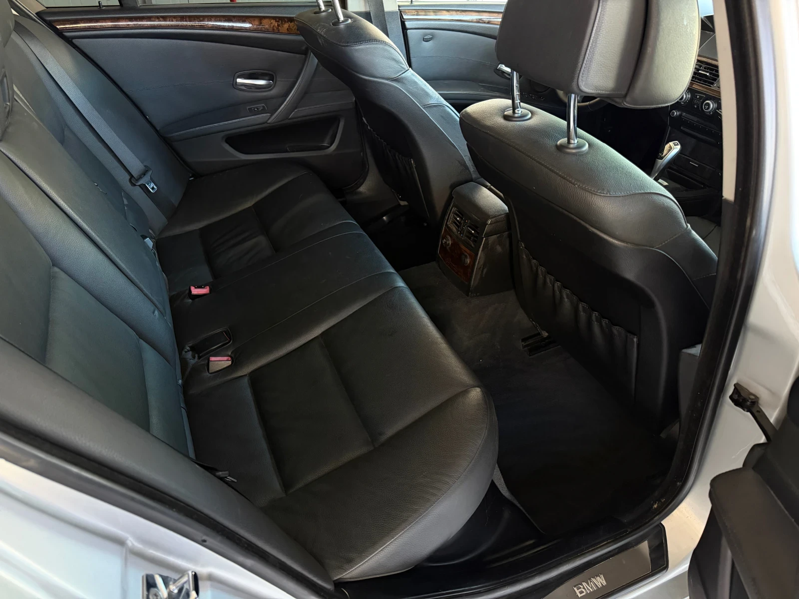 BMW 530 FACE/235/M57/КОЖА/АВТОМАТ/ПРИБИРАНЕ/НОВИ ГУМИ, снимка 10 - Автомобили и джипове - 56118219