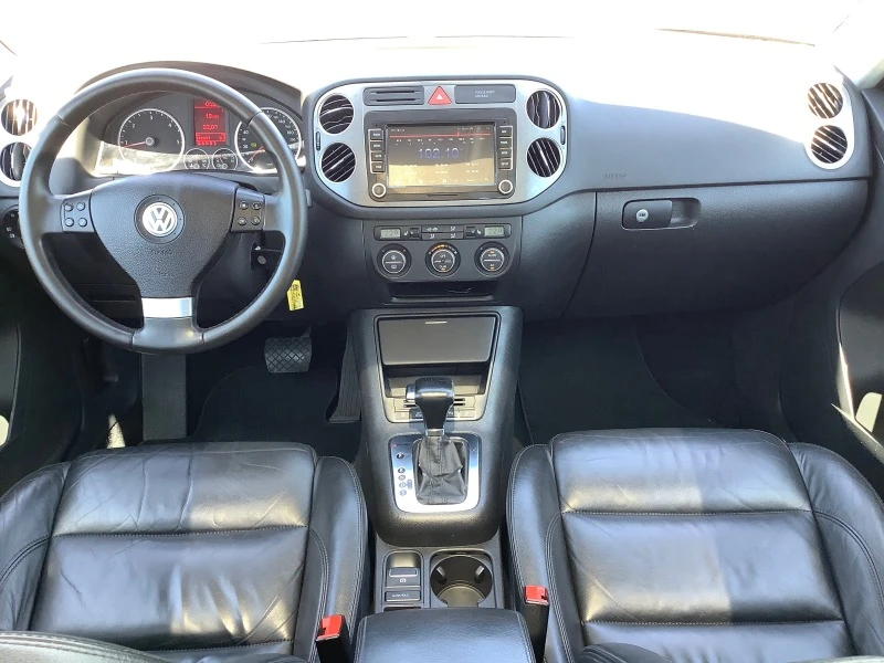 VW Tiguan 2.0 TDI, снимка 11 - Автомобили и джипове - 46726183