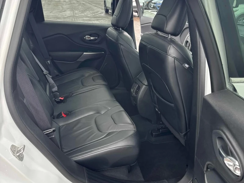 Jeep Cherokee * Limited * CARFAX * БЕЗ ПЪРВОНАЧАЛНА ВНОСКА, снимка 12 - Автомобили и джипове - 53102581