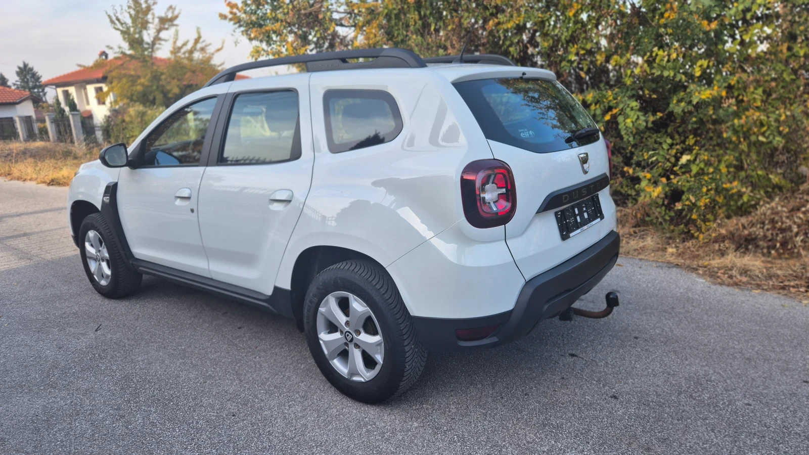 Dacia Duster 1.6i-АГУ - изображение 5