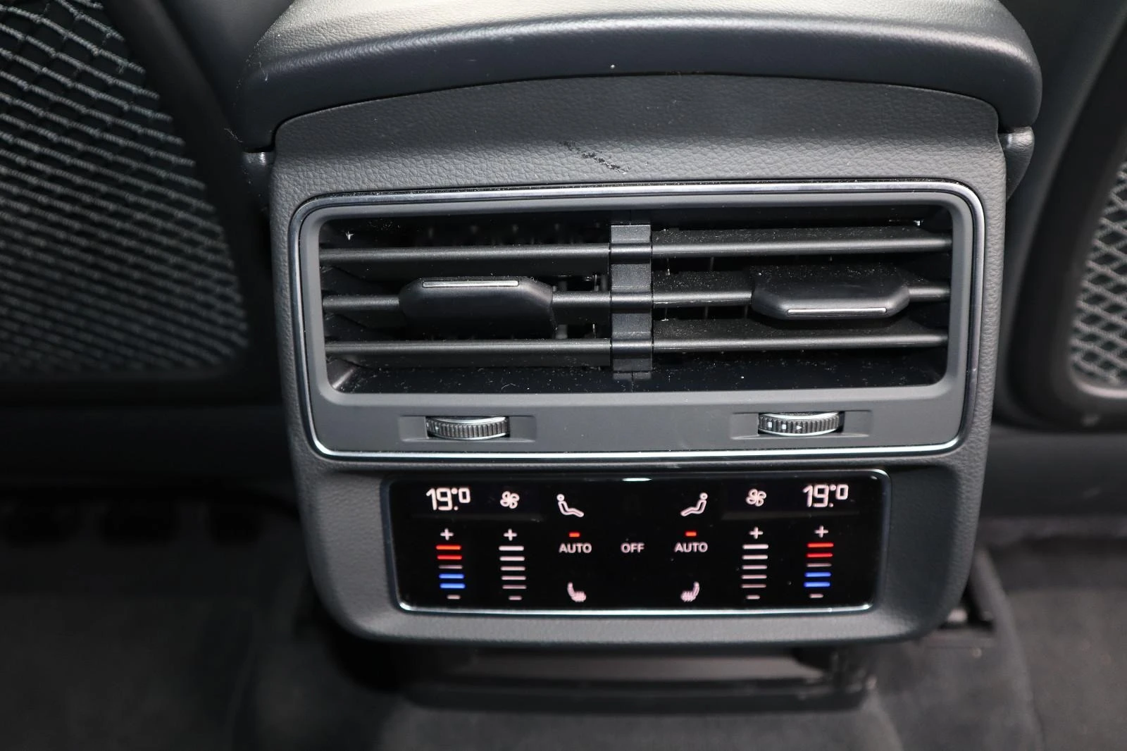 Audi Q7 50TDI* 6+ 1* S-LINE* DISTR* PANO* HEAD-UP* MEMORY* - изображение 9