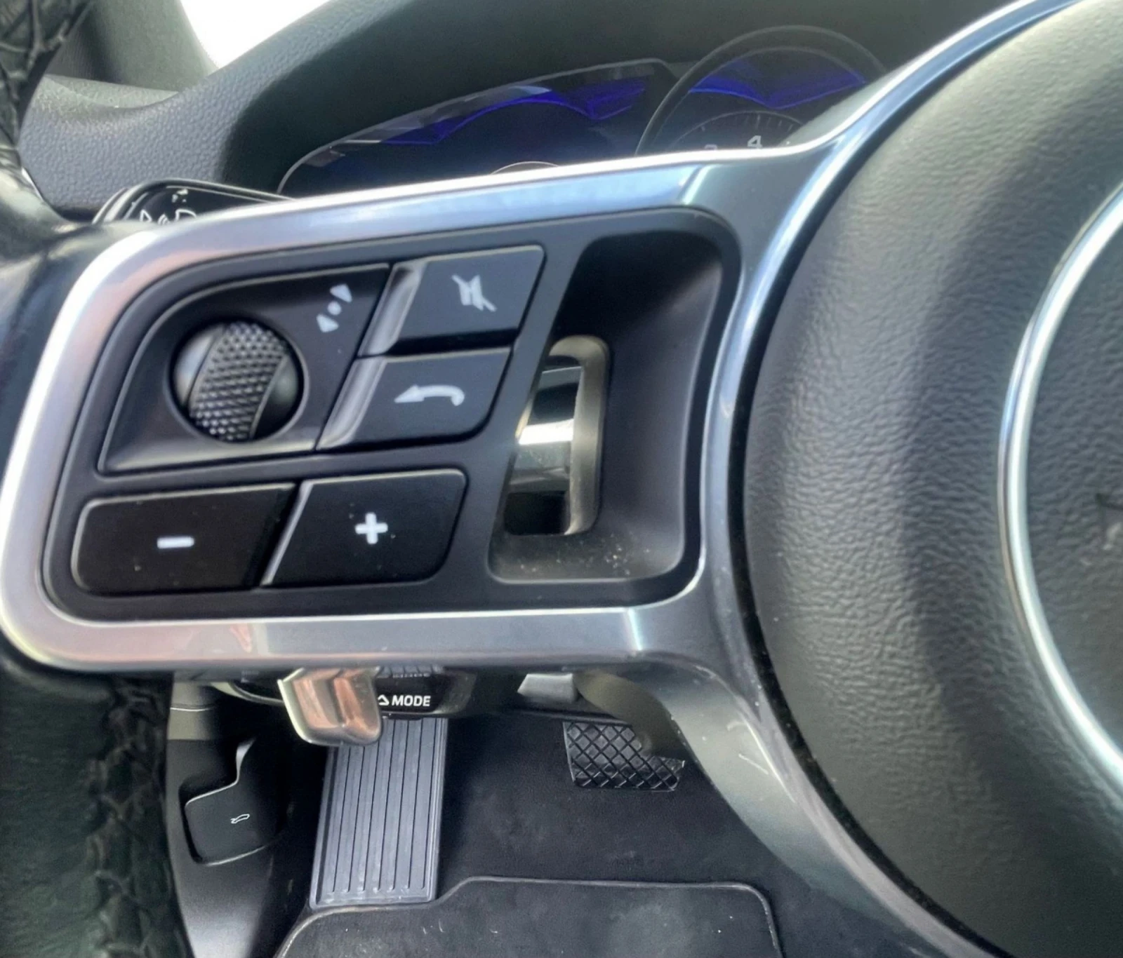 Porsche Cayenne 3.0 E HYBRID PLATINUM EDITION.MATRIX, снимка 15 - Автомобили и джипове - 53881384