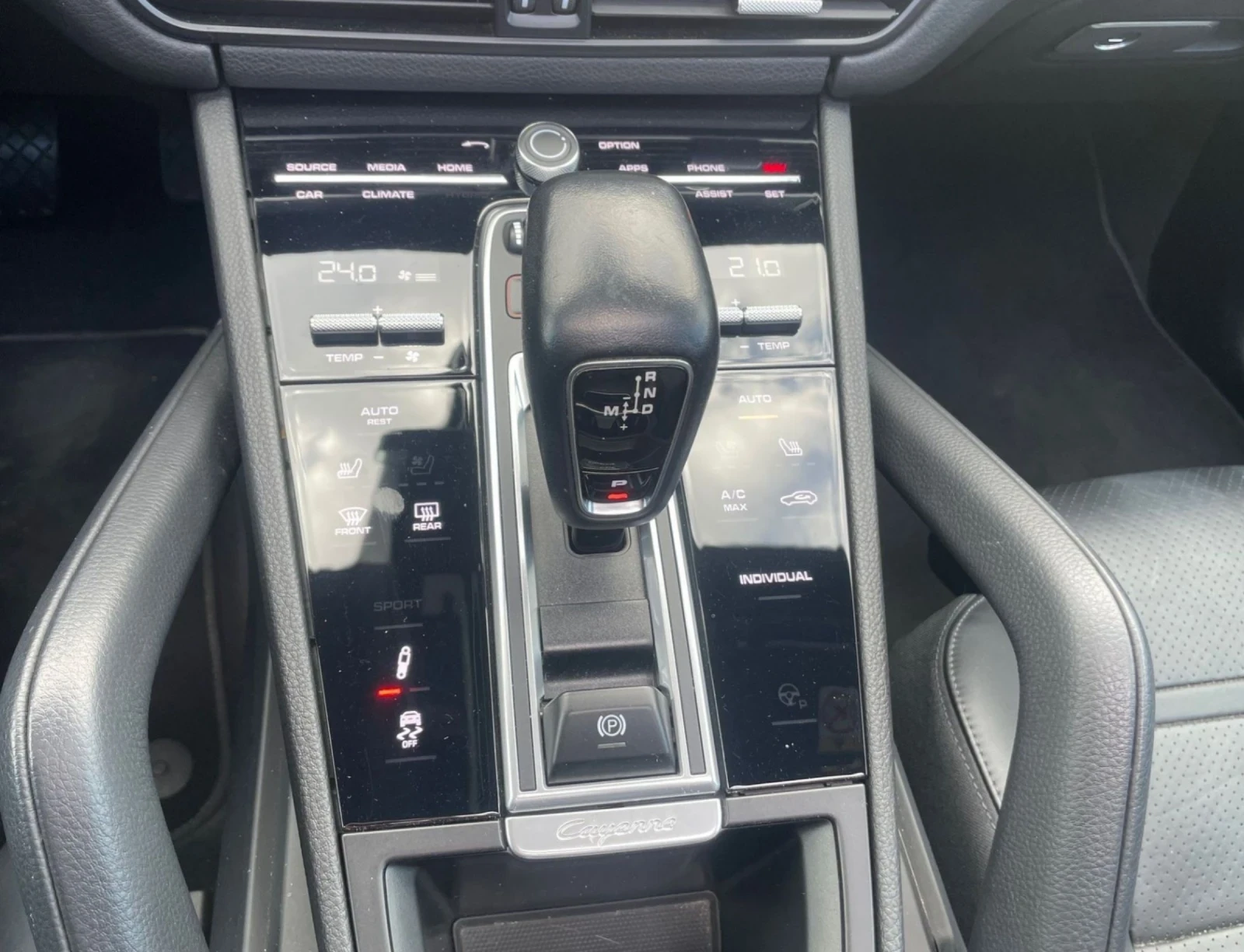 Porsche Cayenne 3.0 E HYBRID PLATINUM EDITION.MATRIX, снимка 17 - Автомобили и джипове - 53881384