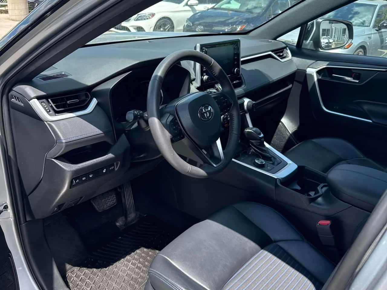 Toyota Rav4 * Hybrid XLE * CARFAX * ЦЕНА ДО БГ, снимка 5 - Автомобили и джипове - 54896730