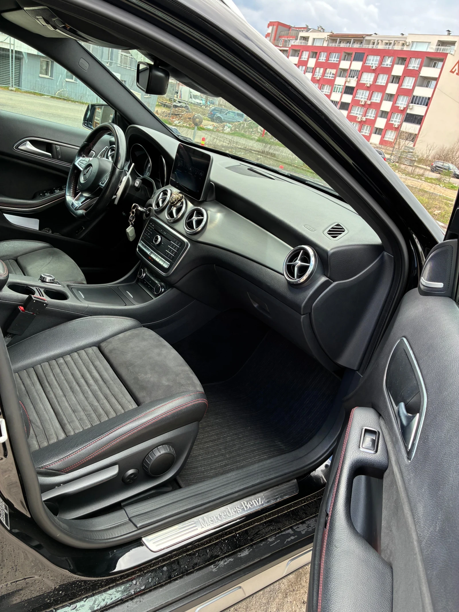 Mercedes-Benz GLA 220 AMG:4Matic, снимка 9 - Автомобили и джипове - 55284891
