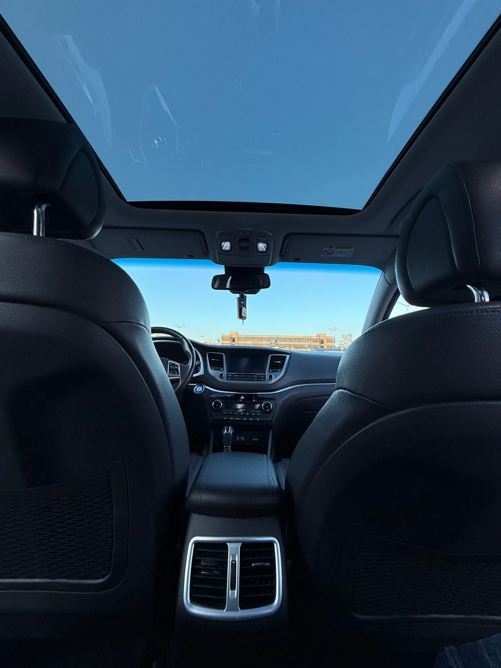 Hyundai Tucson, снимка 11 - Автомобили и джипове - 55679843