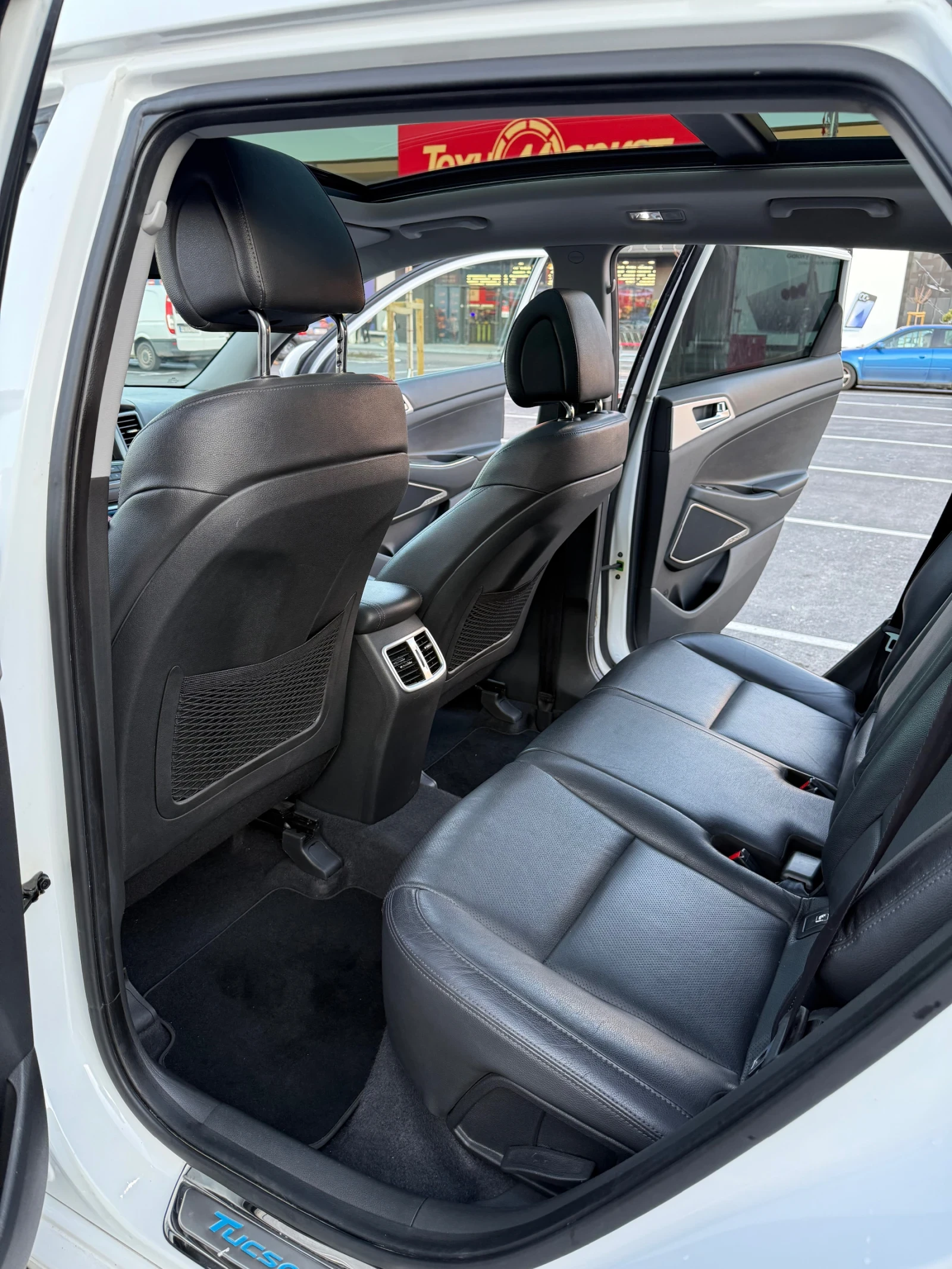 Hyundai Tucson, снимка 12 - Автомобили и джипове - 55679843