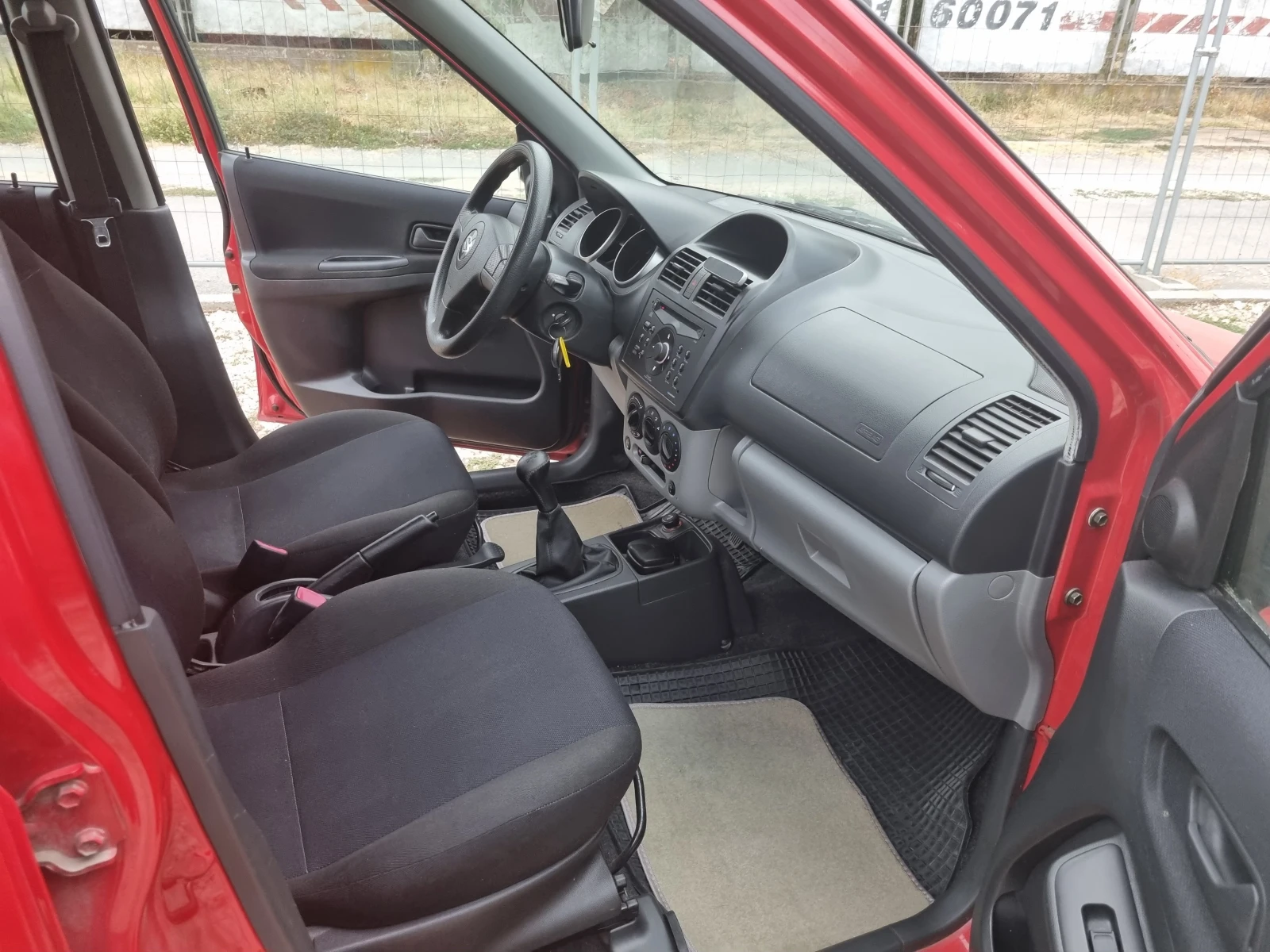 Suzuki Ignis 1.3iVVTI ESKLUZIVE 4х4, снимка 11 - Автомобили и джипове - 55691122