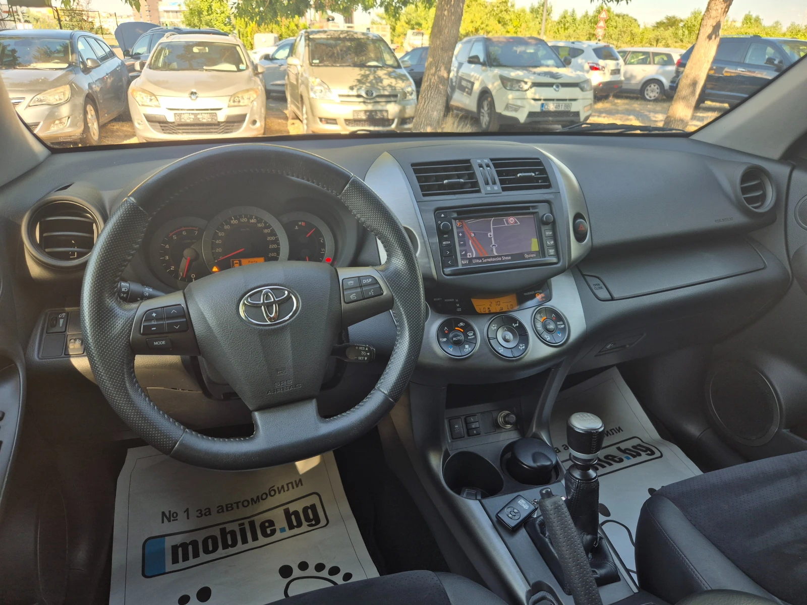 Toyota Rav4 2.2D-4D NAVI КОЖА ПОДГРЕВ КРУИЗ KEYLESS 6СКОРОСТИ , снимка 9 - Автомобили и джипове - 55693475