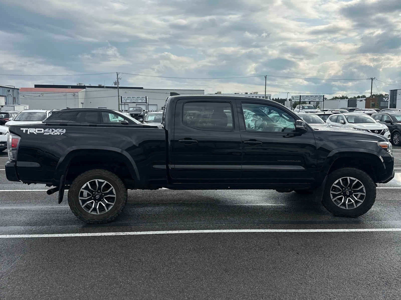Toyota Tacoma * 4x4 Double Cab Auto* АВТОКРЕДИТ БЕЗ ПЪРВОНАЧАЛНА, снимка 3 - Автомобили и джипове - 55851392