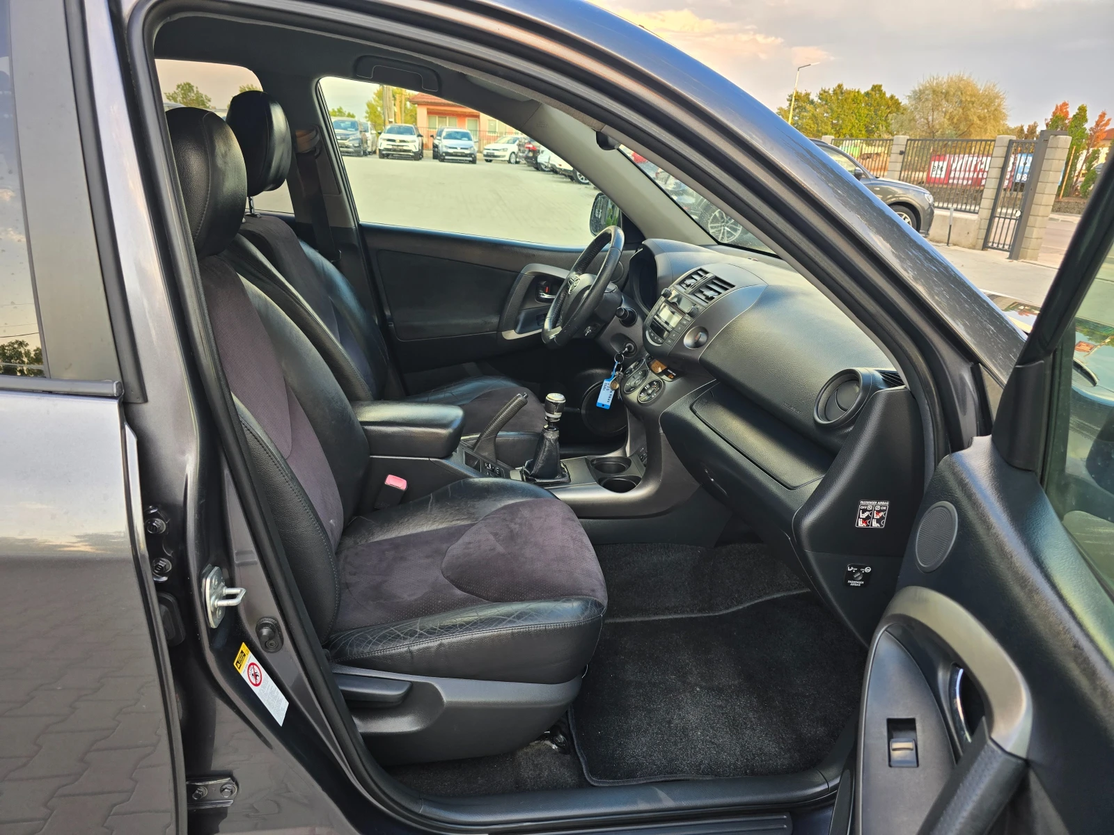 Toyota Rav4 2.2 D4D, 150�.�., 4�4, Facelift! | Mobile.bg � ����������� 12