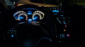 Ford Fiesta 1.0 FACELIFT, снимка 17