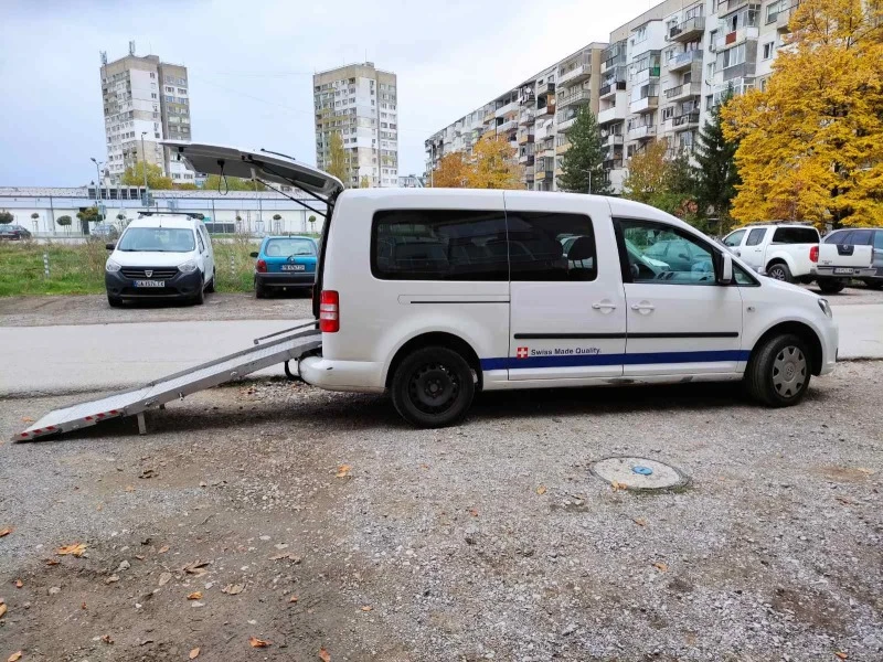 VW Caddy Maxi, 2.0 TDI, с рампа, снимка 1 - Автомобили и джипове - 46582681