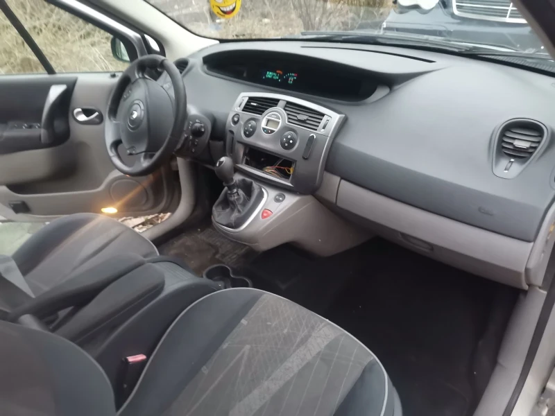 Renault Scenic 2.0 16V, снимка 6 - Автомобили и джипове - 48593035