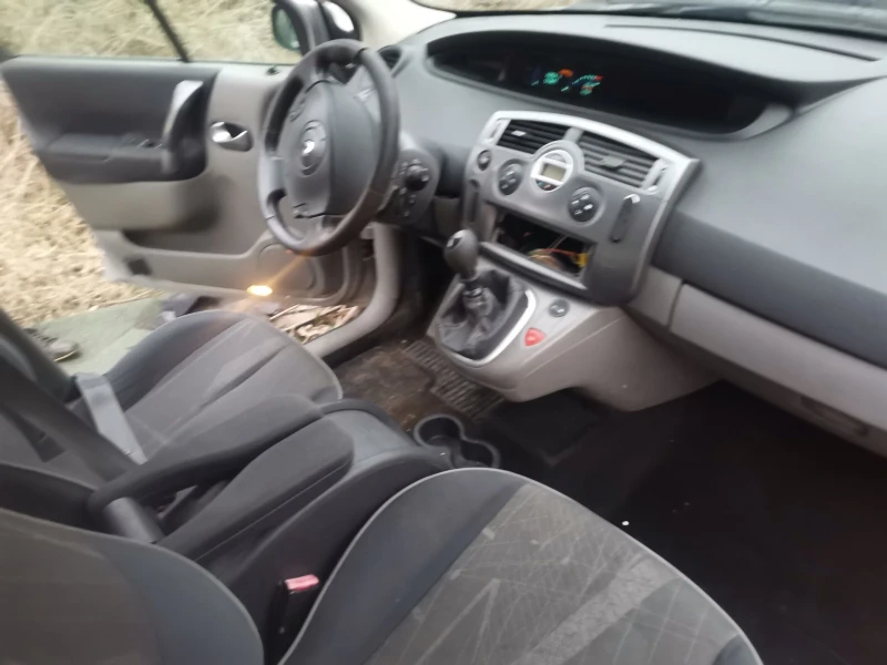 Renault Scenic 2.0 16V, снимка 7 - Автомобили и джипове - 48593035