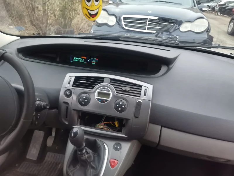 Renault Scenic 2.0 16V, снимка 8 - Автомобили и джипове - 48593035