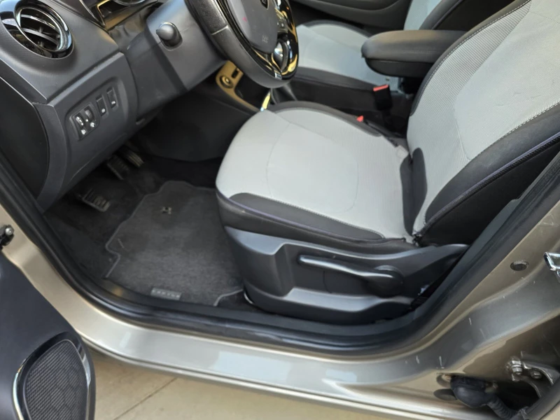 Renault Captur TCe Intense | Навигация| Камера| Безключово, снимка 9 - Автомобили и джипове - 50928288