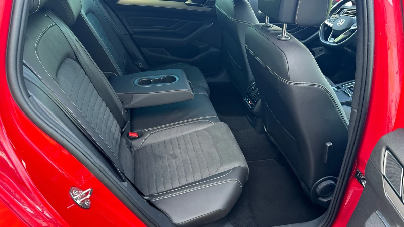 VW Passat R Line 2.0 TDI 4Motion, снимка 12 - Автомобили и джипове - 52392064