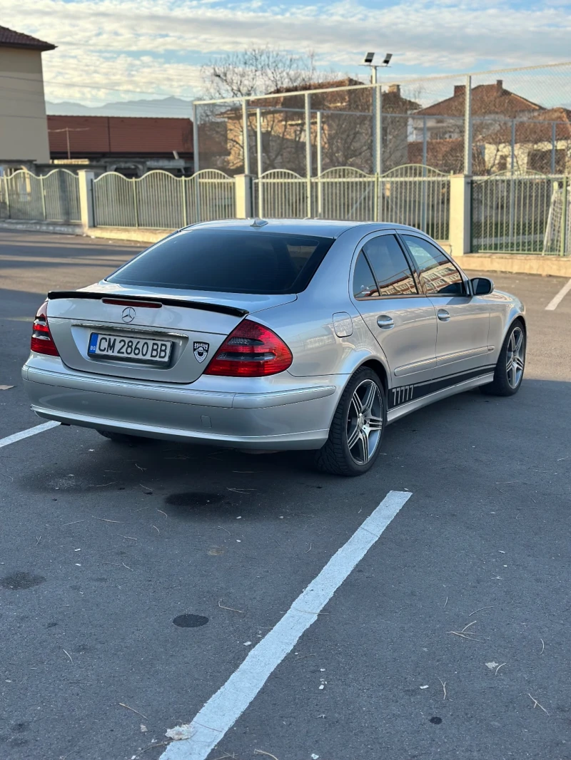 Mercedes-Benz E 320, снимка 5 - Автомобили и джипове - 52829617