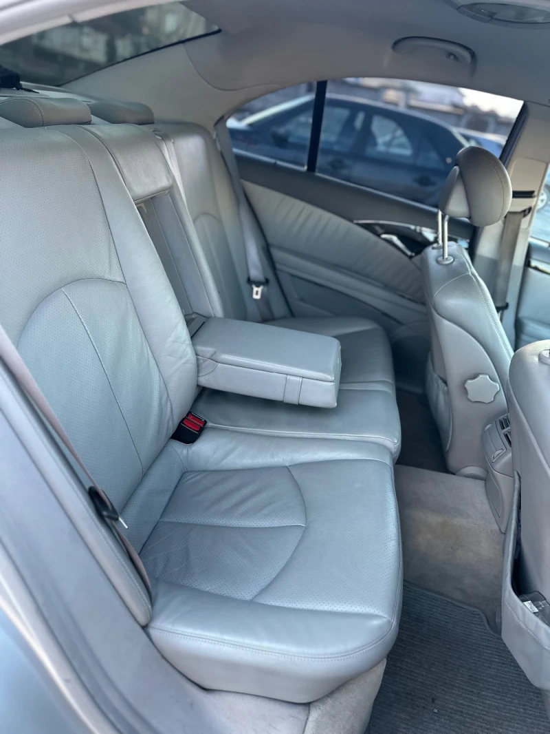 Mercedes-Benz E 320, снимка 12 - Автомобили и джипове - 52829617